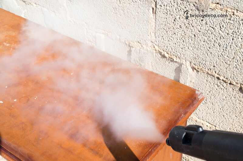 limpiar antes de restaurar un mueble