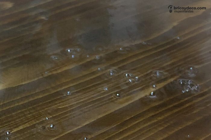 solucionar las burbujas de la resina epoxi o porcelanato líquido