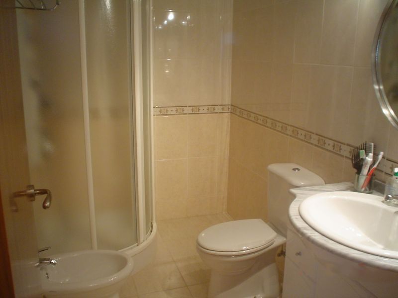 baño antes de cambiar el plato de ducha