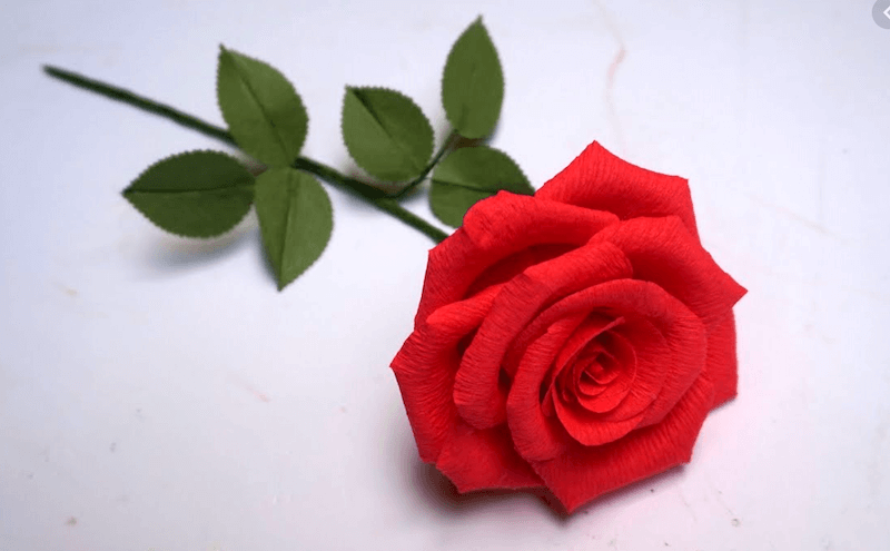 rosa de papel crepe
