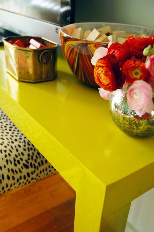 mueble de madera lacado