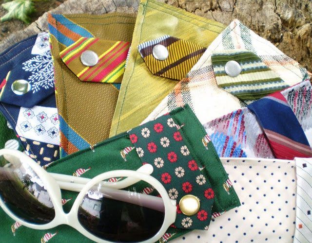 reciclar una camisa en una funda para las gafas