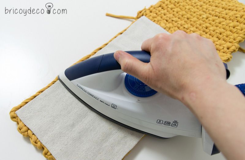 colocar funda con adhesivo