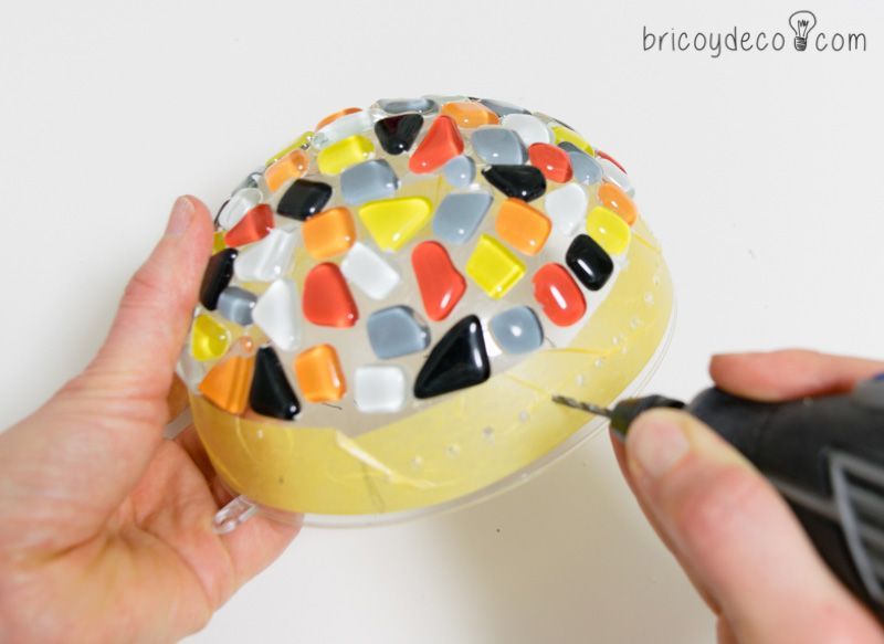 cómo hacer un bolso de trapillo con solapa y mosaico