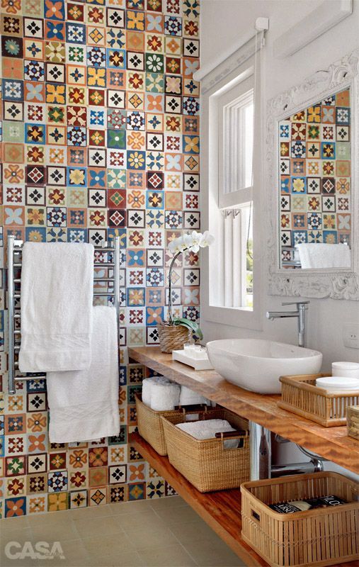 decorar con baldosas hidráulicas el baño 