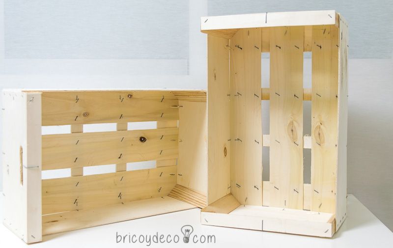 cajas de fruta para hacer una estantería