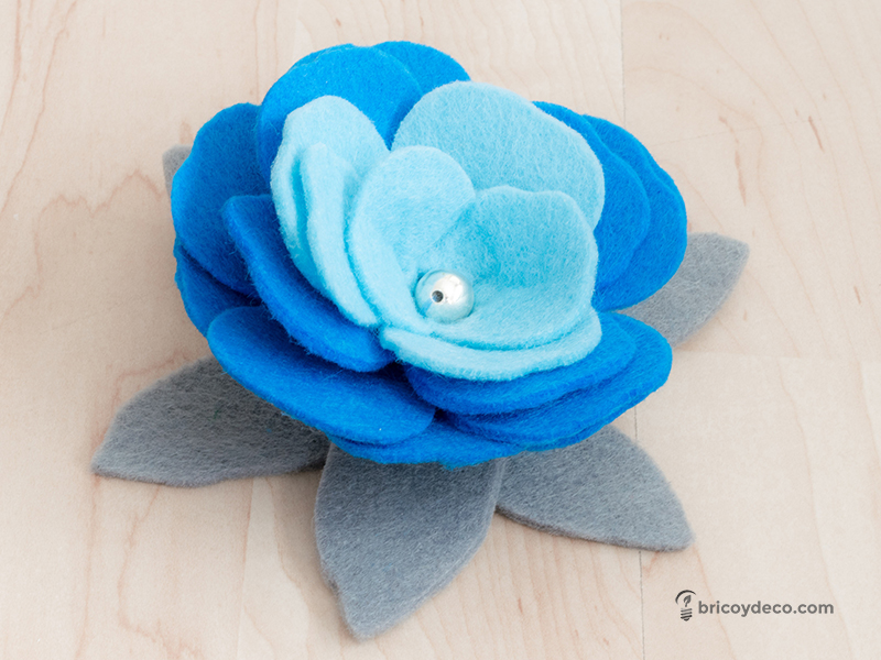 rosa de fieltro
