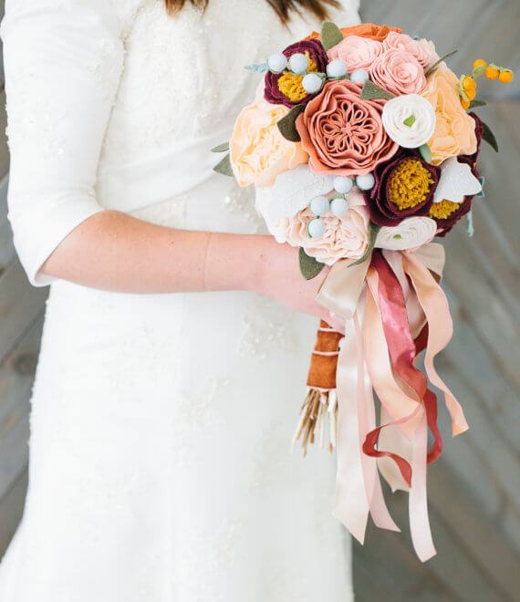 ramos de fieltro para novias