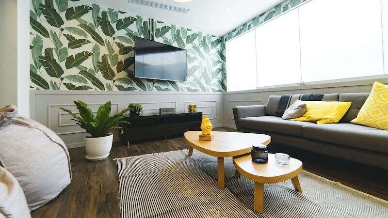 ventajas e inconvenientes de los muebles televisión vs instalación mural