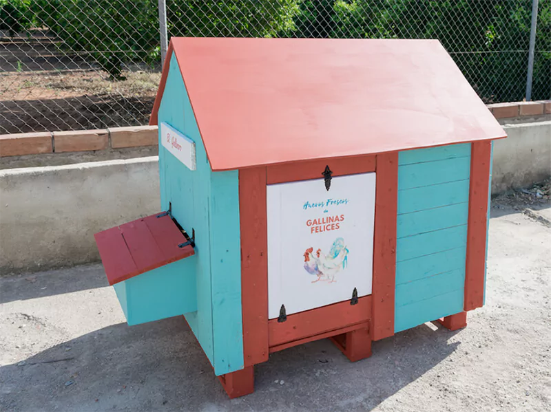 gallinero DIY hecho con palets