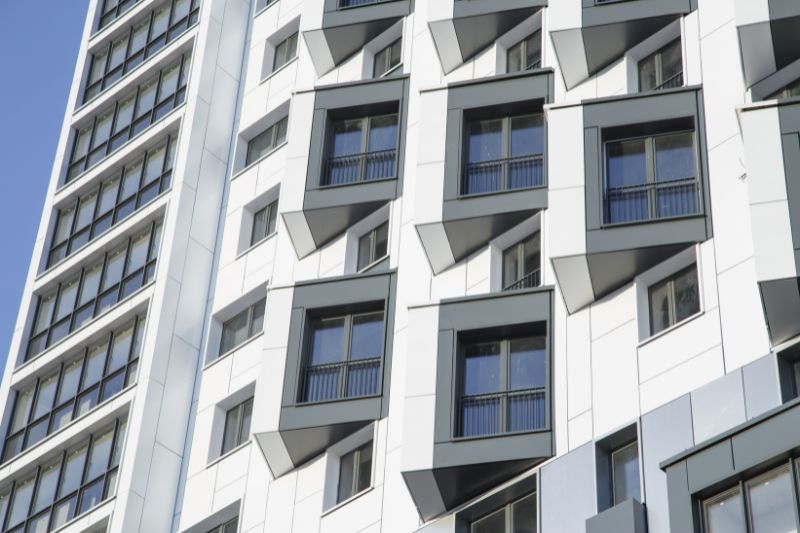 panel sándwich de aluminio en sistemas de fachada ventilada 
