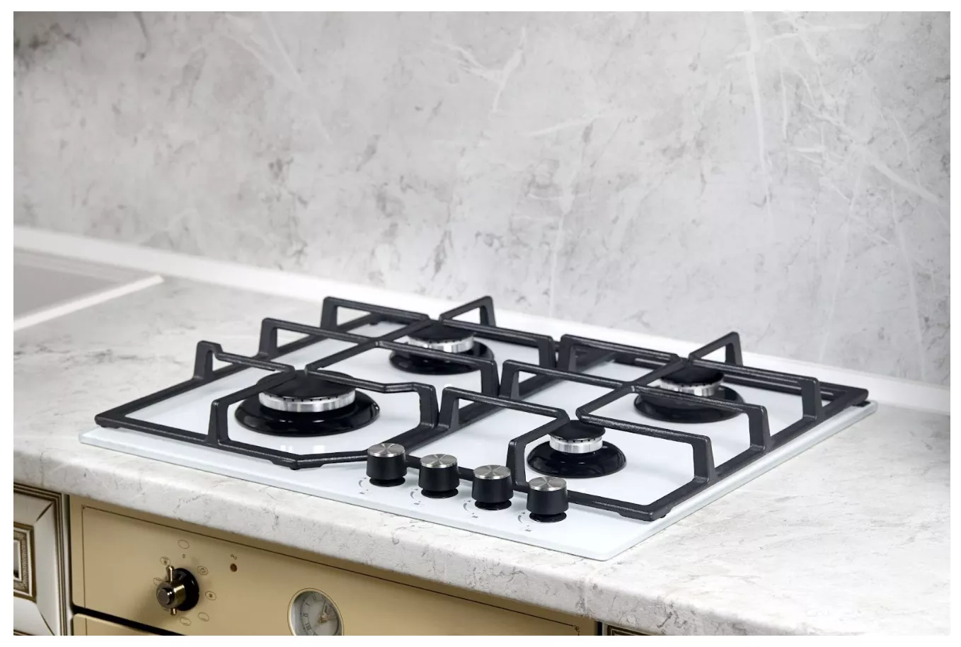 Encimera de gas con cuatro quemadores y mandos integrados 